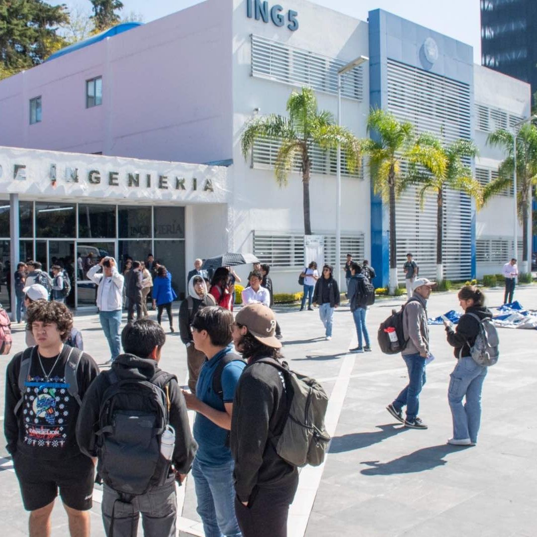 Incendio BUAP Facultad de Ingeniería Edificio ING 8 Ciudad Universitaria Puebla