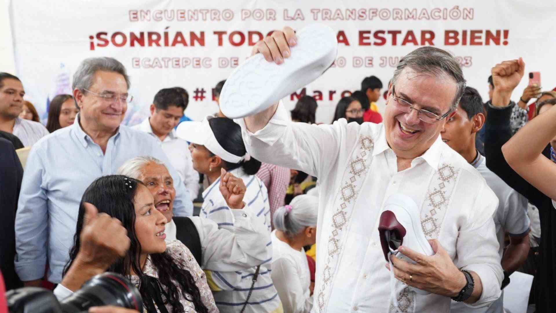 Marcelo Ebrard durante un encuentro con jóvenes en Ecatepec, Estado de México