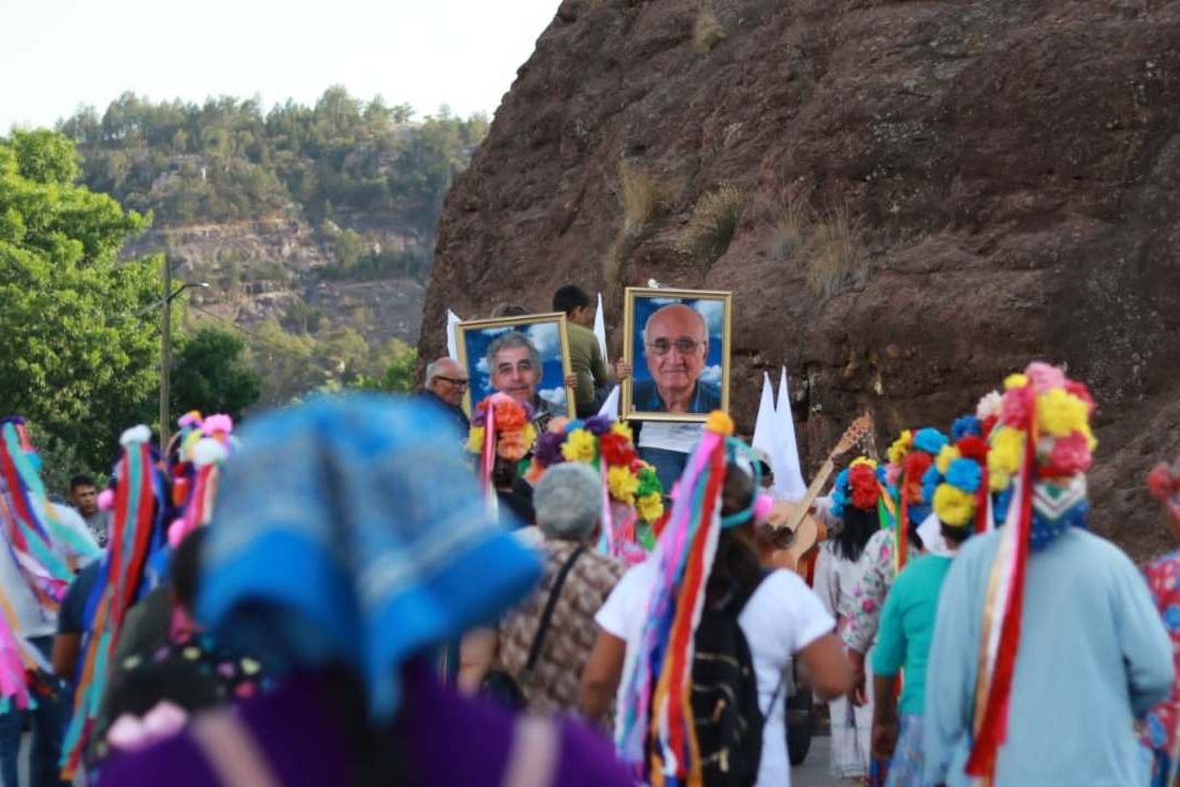 Conmemoraciones en Cerocahui , Chihuahua, tras cumplirse un año del asesinato de dos sacerdotes jesuitas