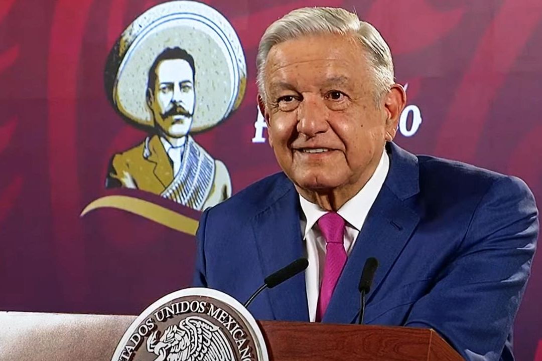 El presidente Andrés Manuel López Obrador presenta su mañanera desde Palacio Nacional