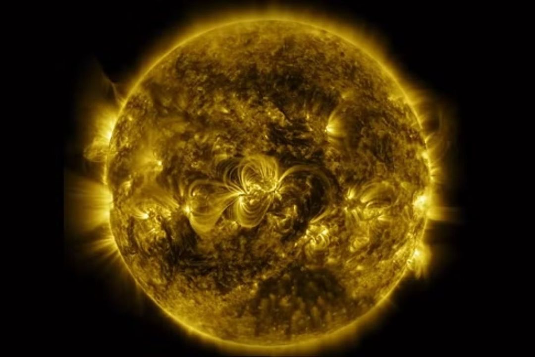 Observatorio de Dinámica Solar capta una fuerte llamarada