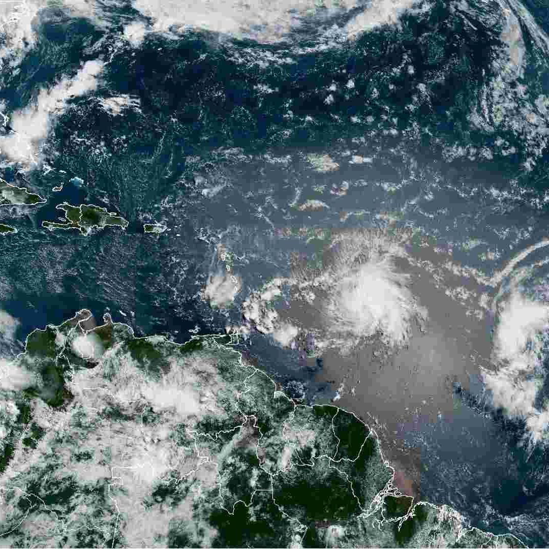Fotografía satelital de la tormenta tropical Bret