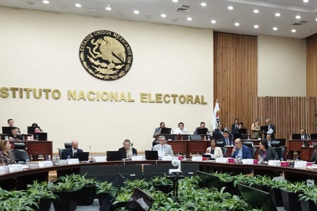 INE rechaza a Flavio Cienfuegos como Secretario Ejecutivo