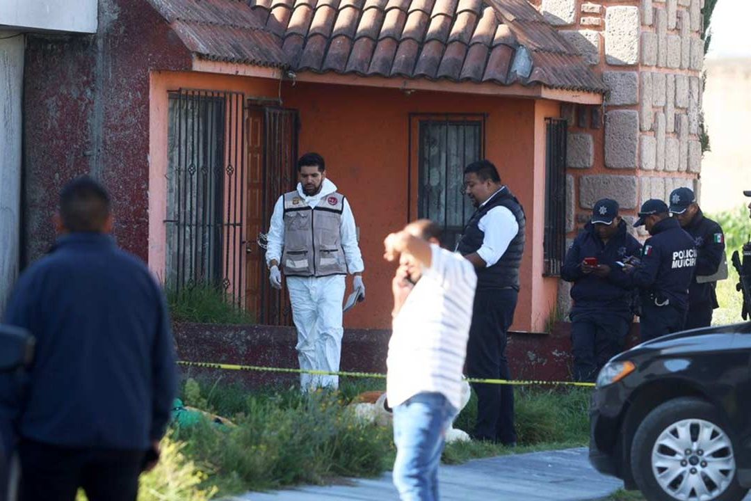 Se incendia casa habitación en San Mateo Atenco, Edomex; una mujer pierde la vida