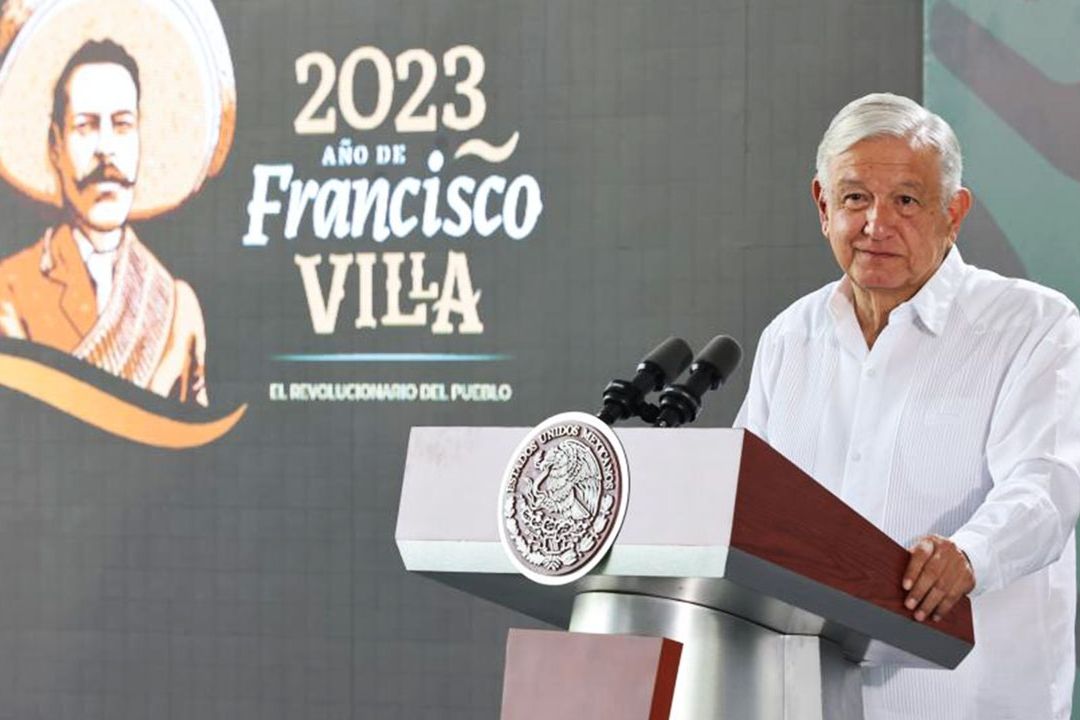 El presidente Andrés Manuel López Obrador ofrece su conferencia mañanera en Chiapas