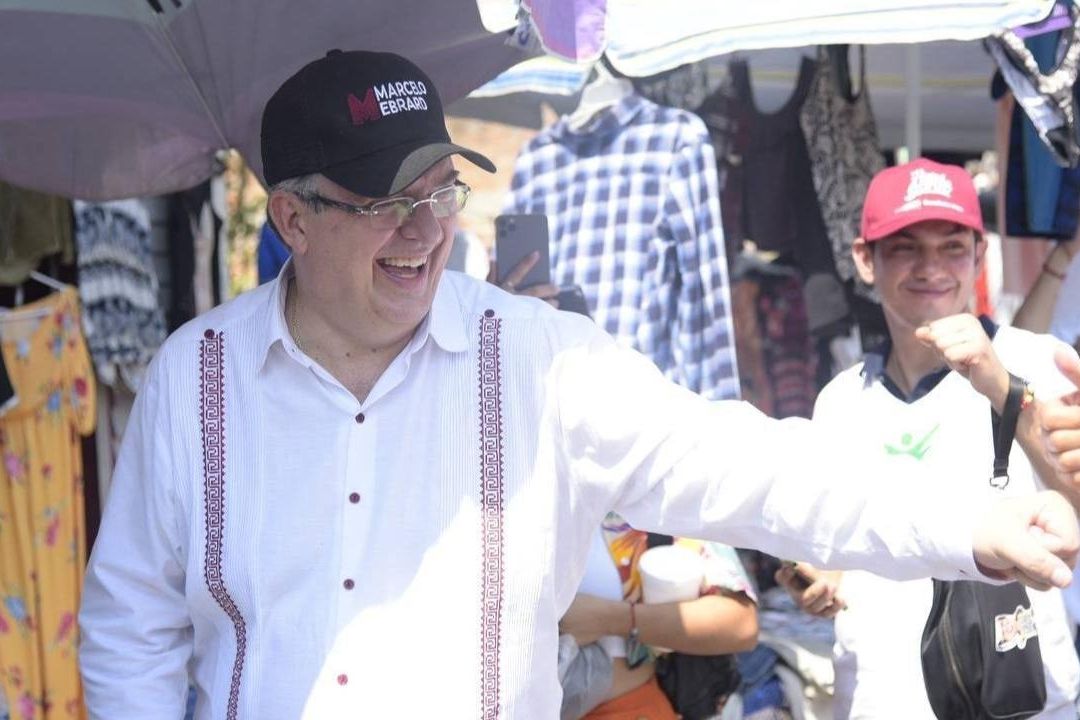 Ebrard promete defender la flora y la fauna en México
