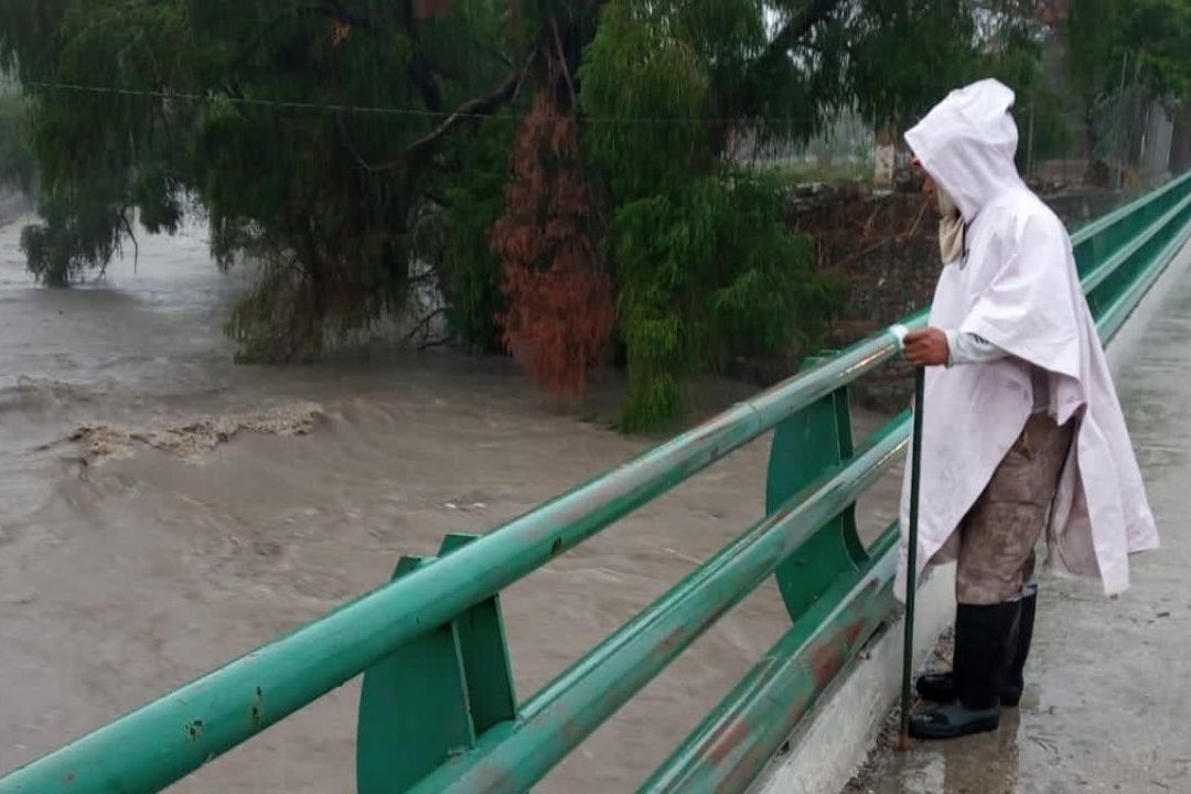 Lluvias provocan arrastre y desaparición de hombre en Chiapas