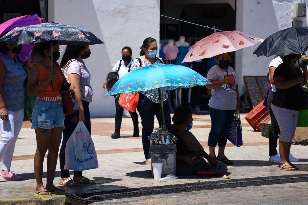 En San Francisco de Campeche se superó el máximo histórico que era de 43.1 grados centígrados registrado en 1975.