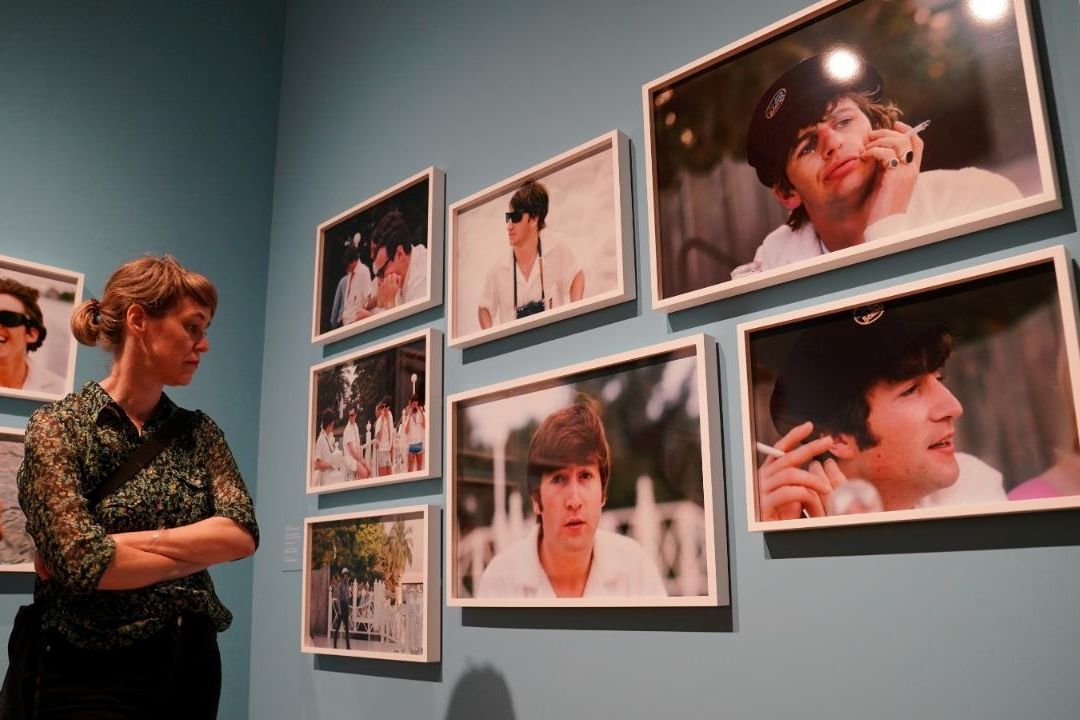 Presentan exposición de la Beatlemanía capturada por Paul McCartney