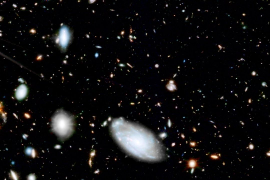 James Webb Detecta Mucha Más Luz en el Universo Primigenio