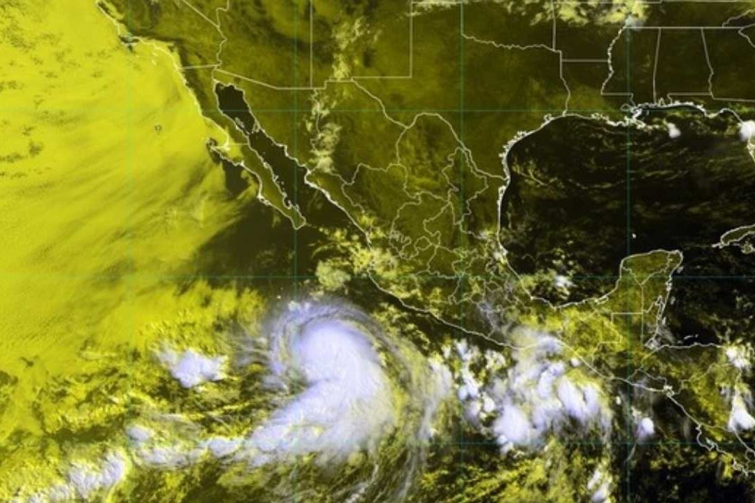 El Servicio Meteorológico Nacional (SMN) informó que la Tormenta Tropical “Adrián” se intensificó a huracán categoría 1