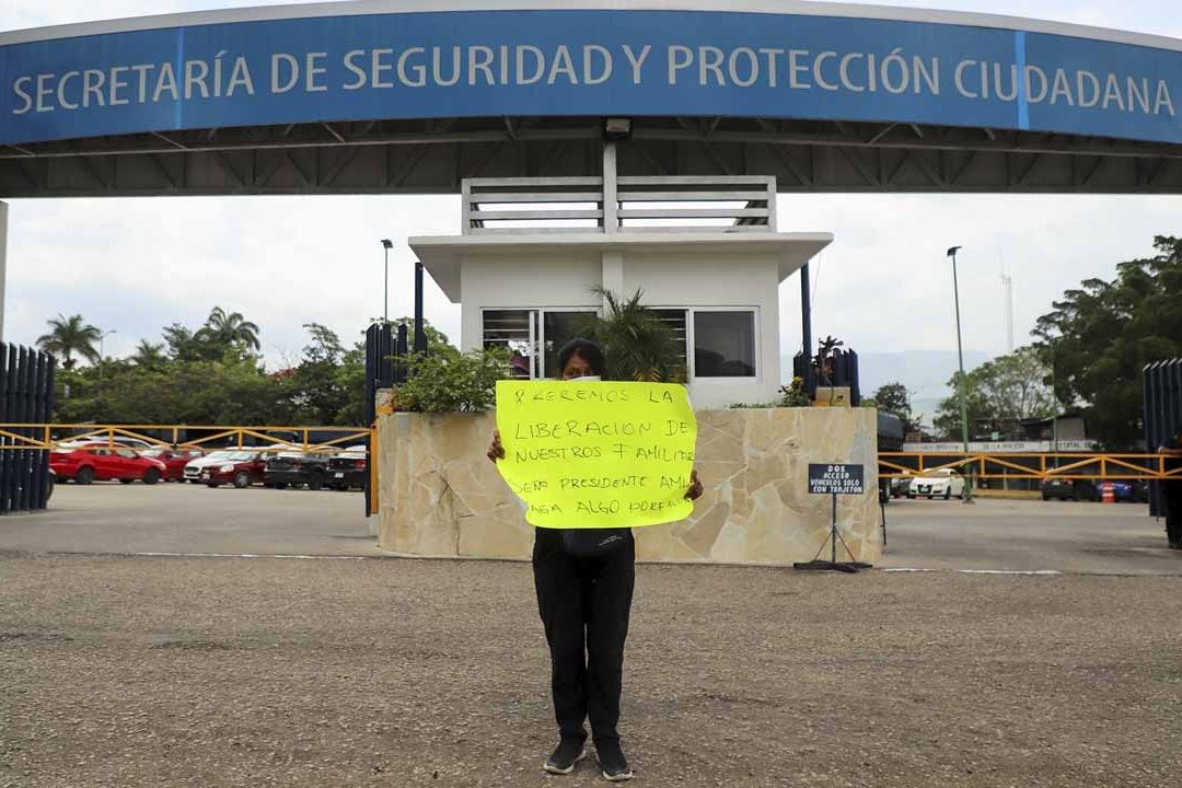 AMLO pide liberar a trabajadores secuestrados en Chiapas