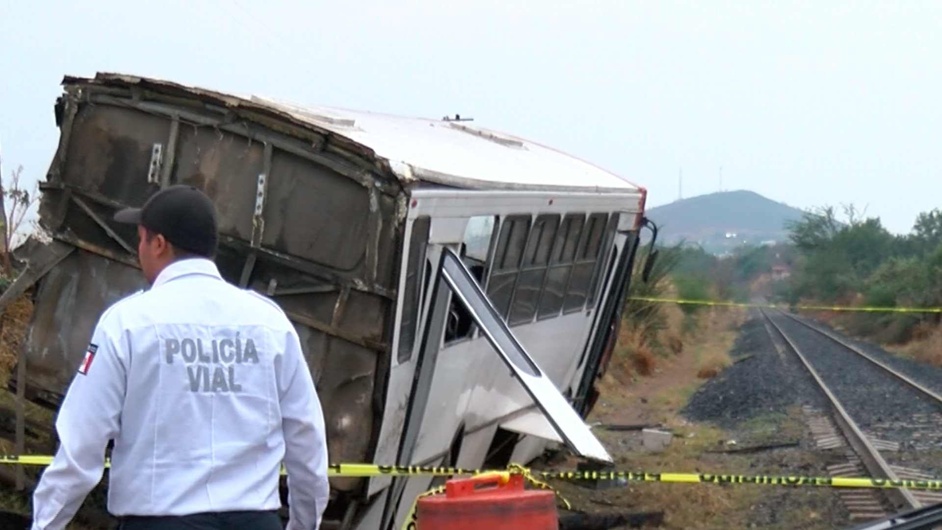 Tren Choca contra Autobús de Jornaleros, Tres Personas Murieron