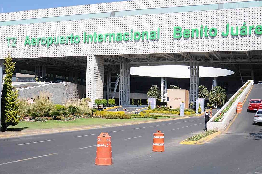 Detienen a asaltantes de usuarios del Aeropuerto capitalino