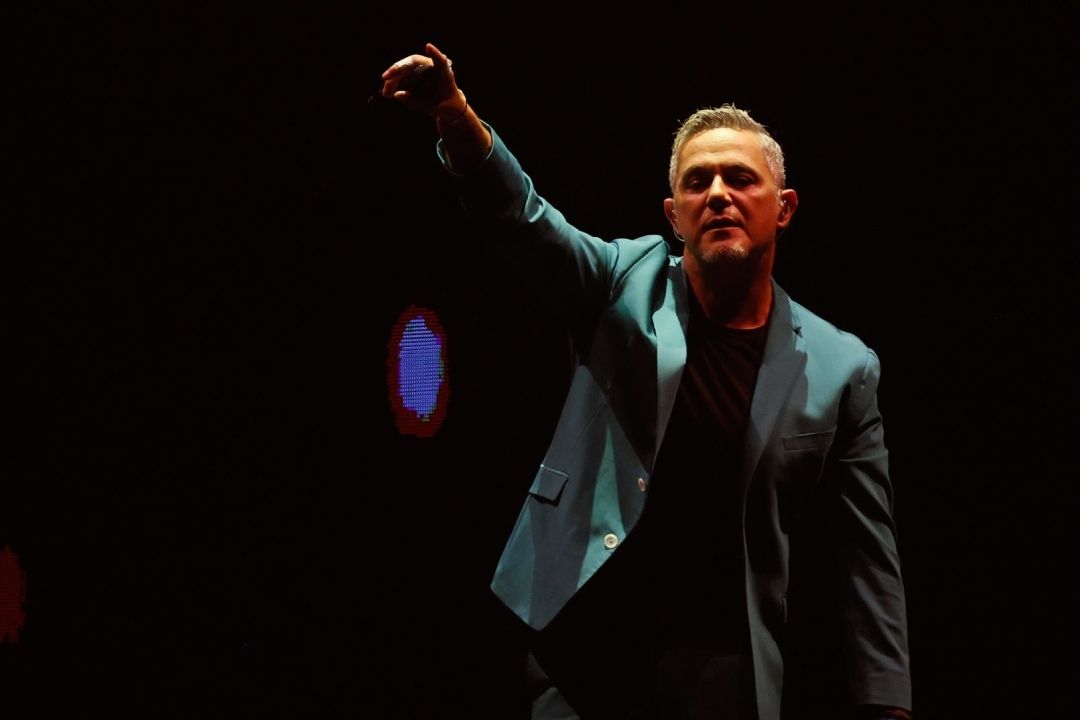 Alejandro Sanz Se Desnuda en Su Concierto Más Íntimo