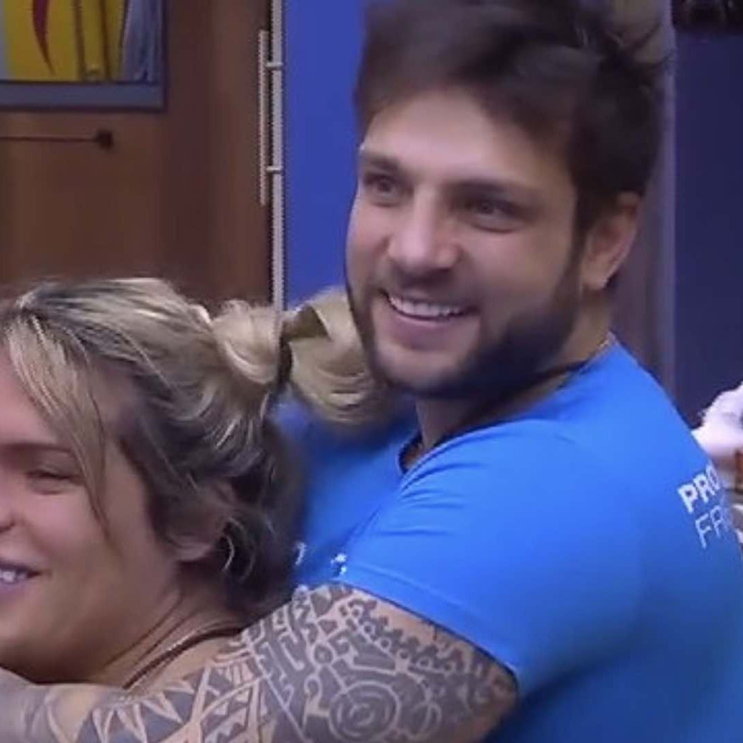 El público votó para salvar a Sergio y a Poncho, por lo que Wendy y Nicola se besaron