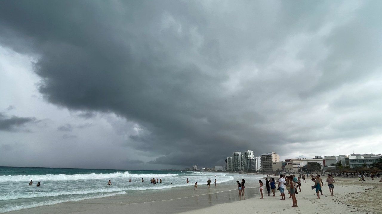 La tormenta tropical Beatriz pegará este sábado en Jalisco, Colima y Nayarit