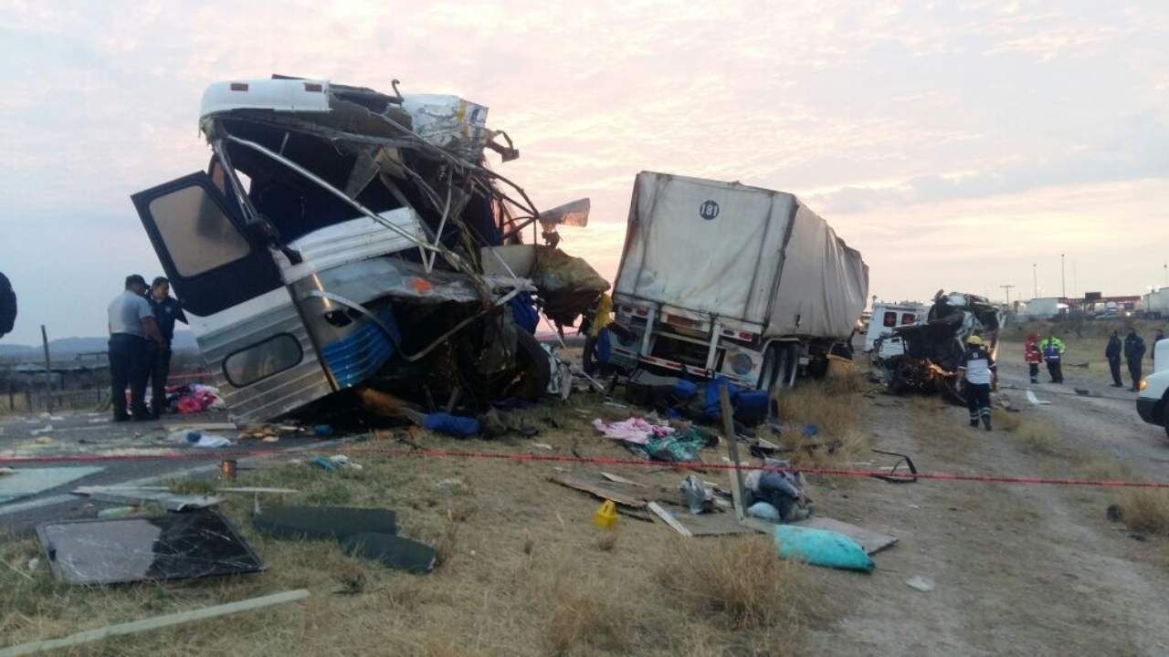 Accidente de Autobús en Egipto Deja 3 Muertos y 42 Heridos; Iban a Boda
