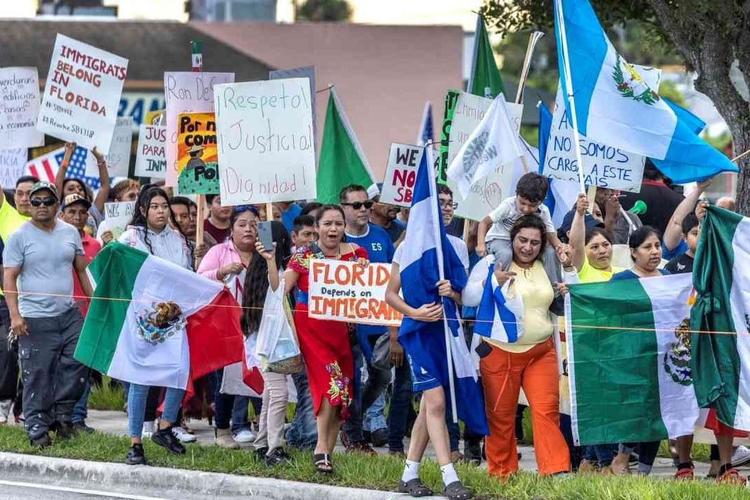 AMLO llama a no votar por Ron DeSantis ante Ley SB1718 que entró en vigor en Florida