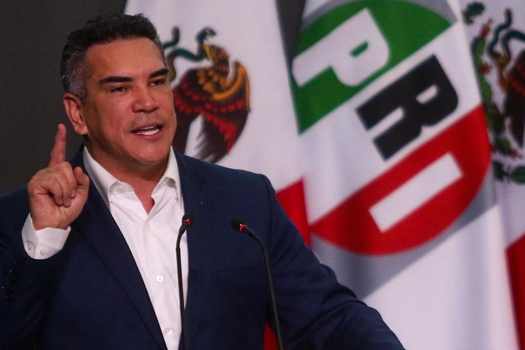 AMLO dice que es un exceso que Alejandro Moreno lo culpe de problemas en PRI
