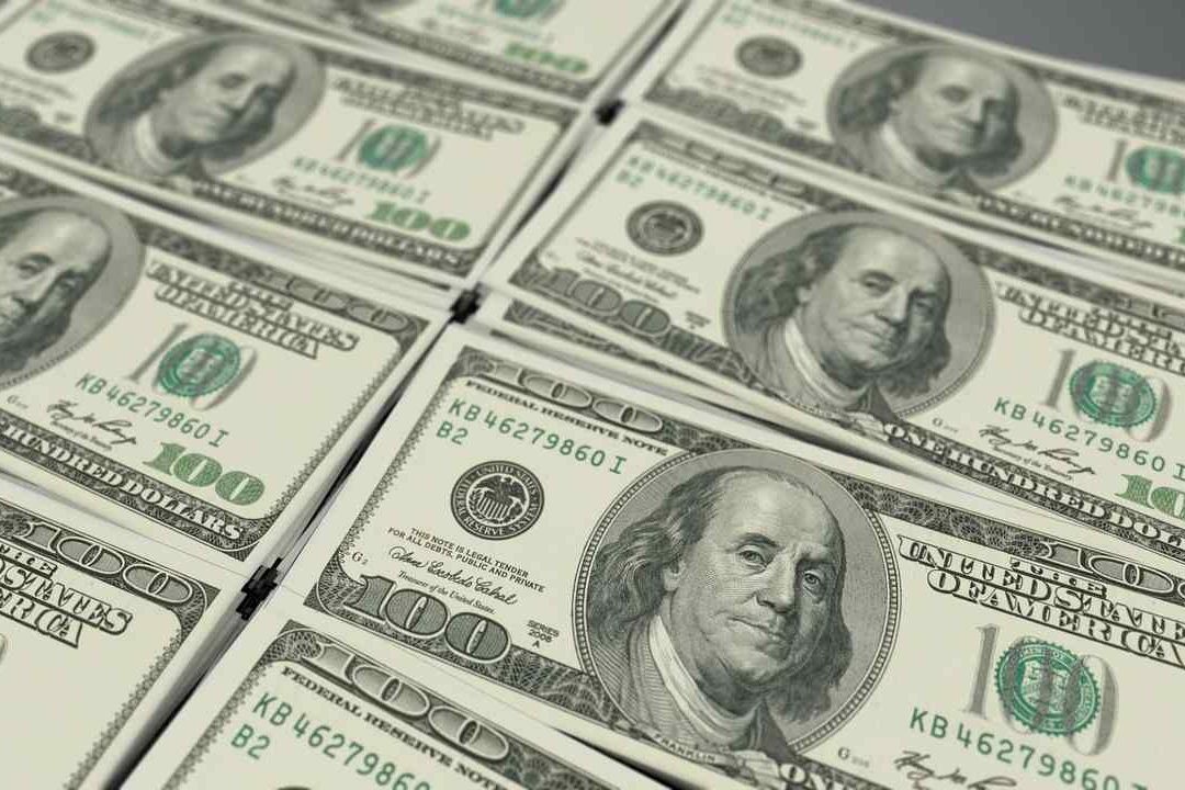 Razones por qué el dólar está bajando a 16 pesos