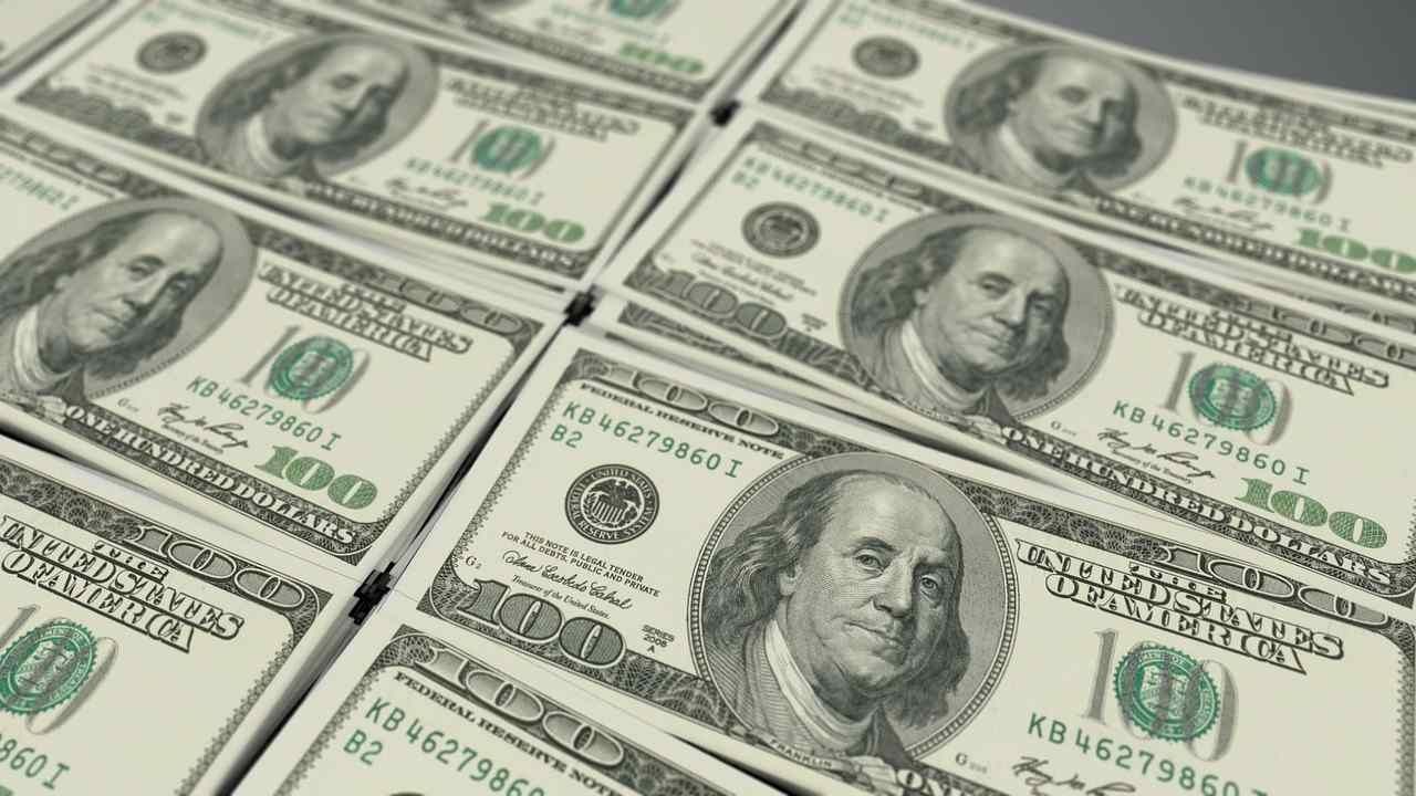 Razones por qué el dólar está bajando a 16 pesos