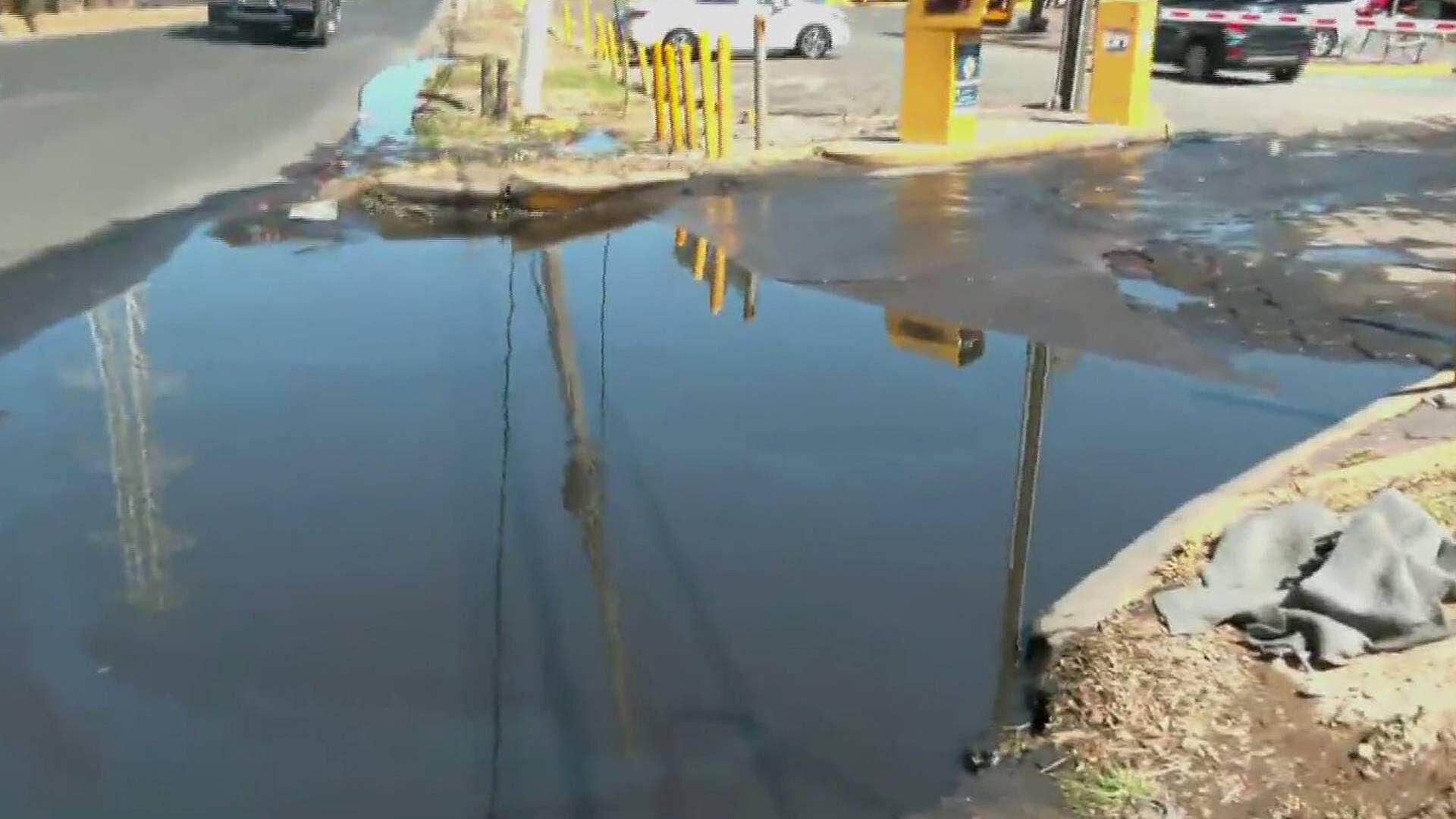 Desperdician Miles de Litros de Agua en Avenida Central, Edomex Martes ...
