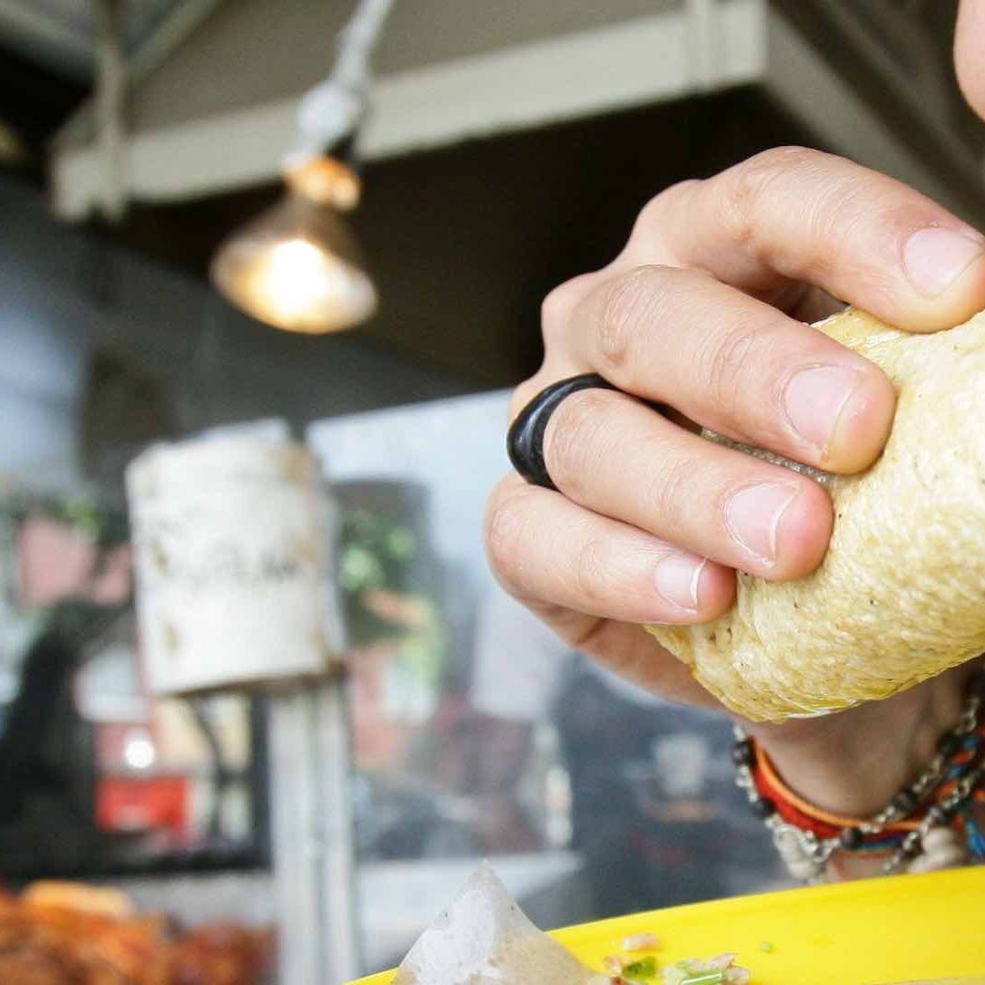 La energía infrarroja ayuda a preservar el calor de la carne de los tacos