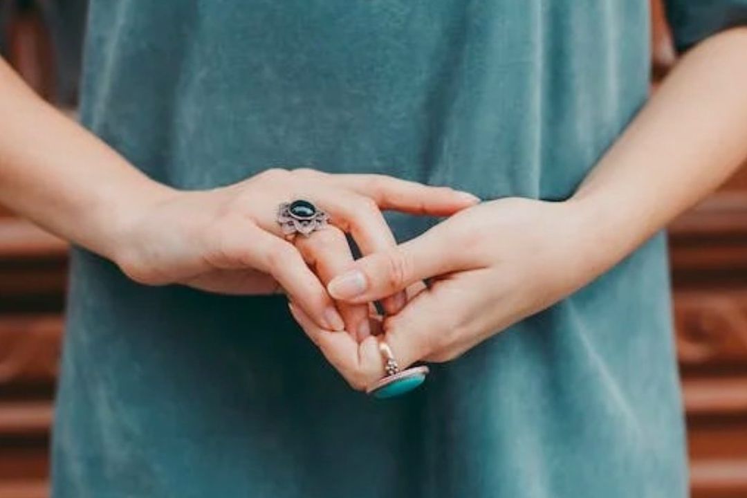 Olor de la Palma de la Mano de una Persona Puede predecir Su Sexo, en Escenas del Crimen