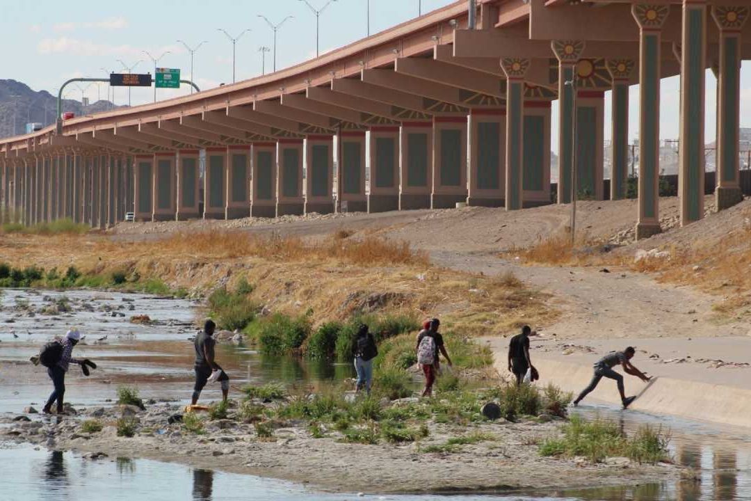 AMLO aseguró que el flujo de migrantes que atraviesan México va en descenso en los últimos meses