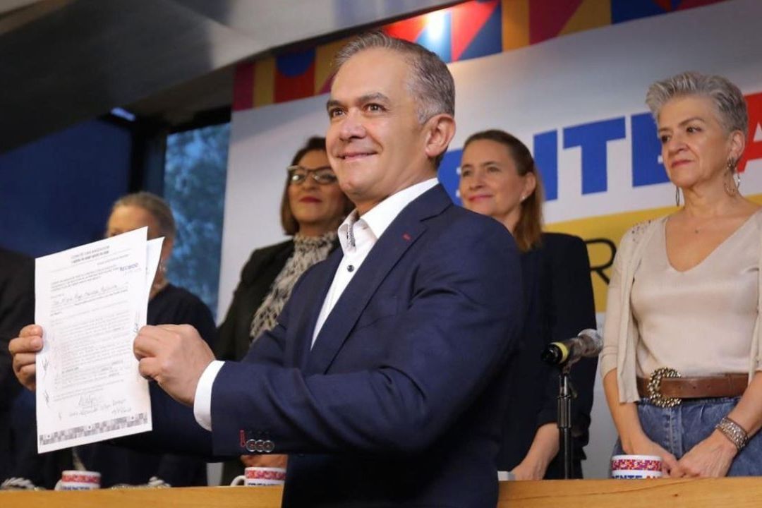 Mancera se registra para candidatura del Frente