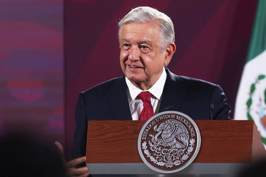 AMLO anuncia que aerolínea de Sedena se llamará Mexicana de Aviación
