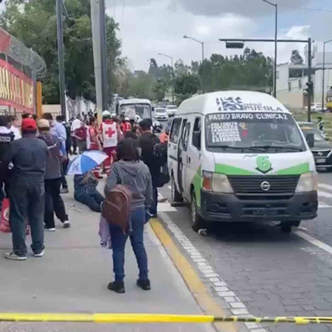 Choque Entre Combi y Ruta deja a 20 Lesionados