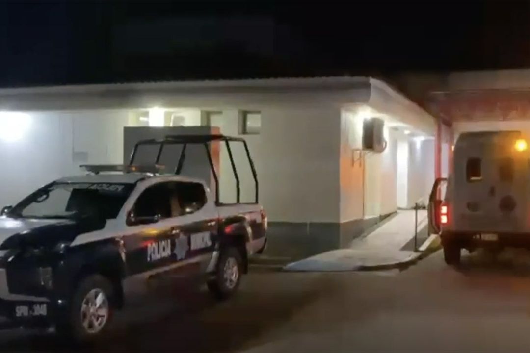 Madre Migrante Abandona a sus 2 Bebés en Banqueta de Veracruz