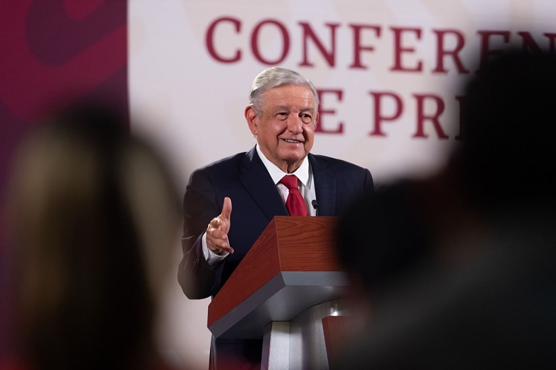 El presidente Andrés Manuel López Obrador presenta su mañanera desde Palacio Nacional