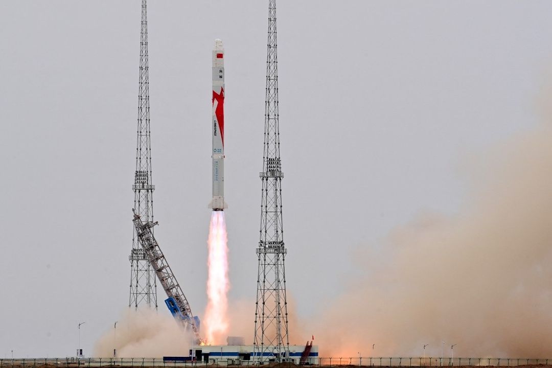 China lanza con éxito cohete propulsado con metano y oxígeno líquidos