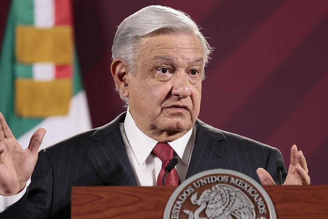 AMLO ofrece reestructurar deuda de Altos Hornos pero si hay nuevos dueños