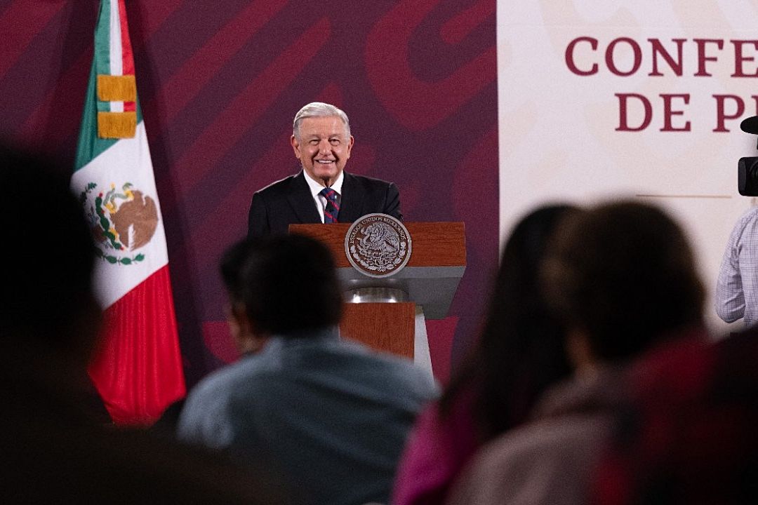 El presidente Andrés Manuel López Obrador presenta su mañanera desde Palacio Nacional