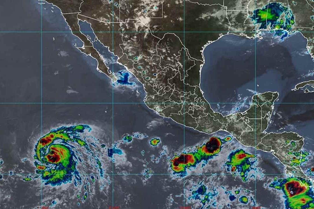 Calvin se intensificó a huracán categoría 1 lejos de las costas de México