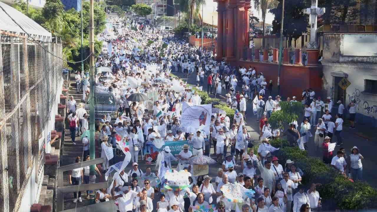 Marchan en Cuernavaca para exigir paz en México
