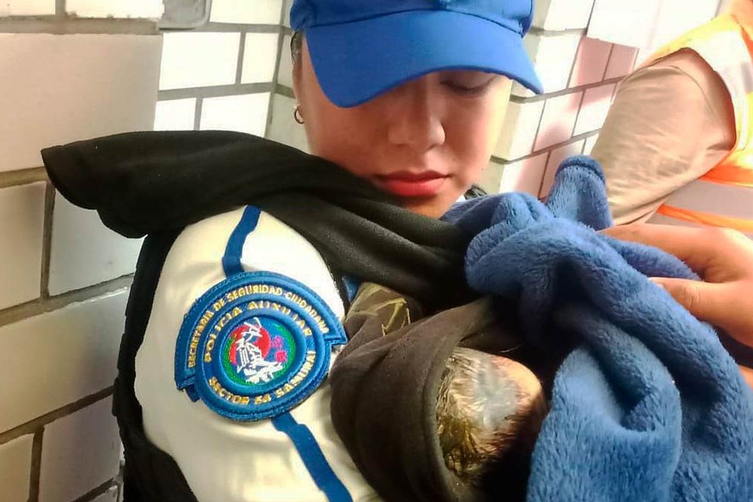 Mujer de 17 años da a luz a un niña en la estación Acatitla de la Línea A del Metro CDMX