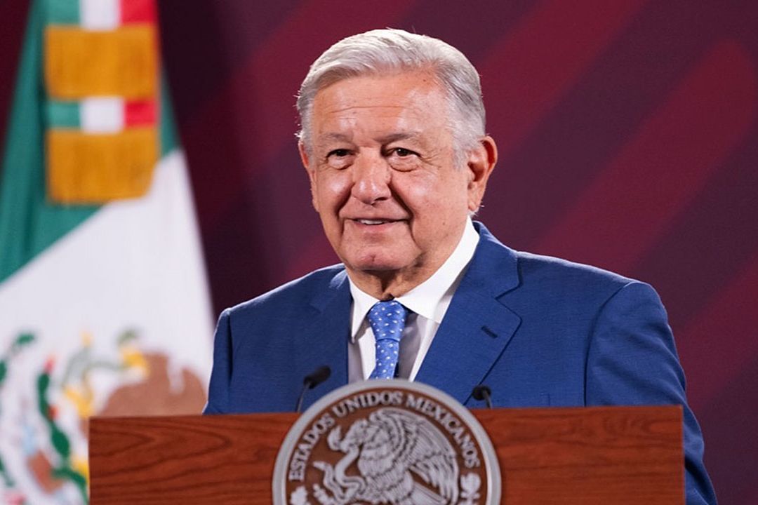 AMLO acatará medidas del INE, que le prohibió hablar en favor o en contra de Xóchitl Gálvez