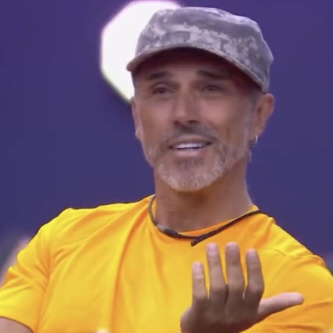 Este es un truco que usa Sergio Mayer para evitar que la basura huela mal