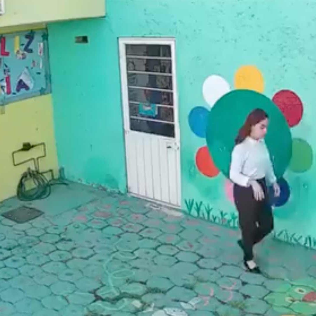 “Me Dijeron que Me Iba a Morir”: Maestra Golpeada por Papás en Kínder