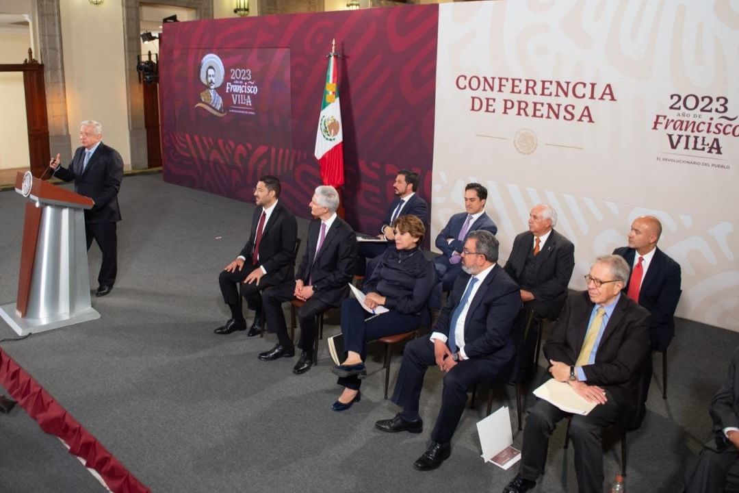 El presidente Andrés Manuel López Obrador presenta su mañanera desde Palacio Nacional
