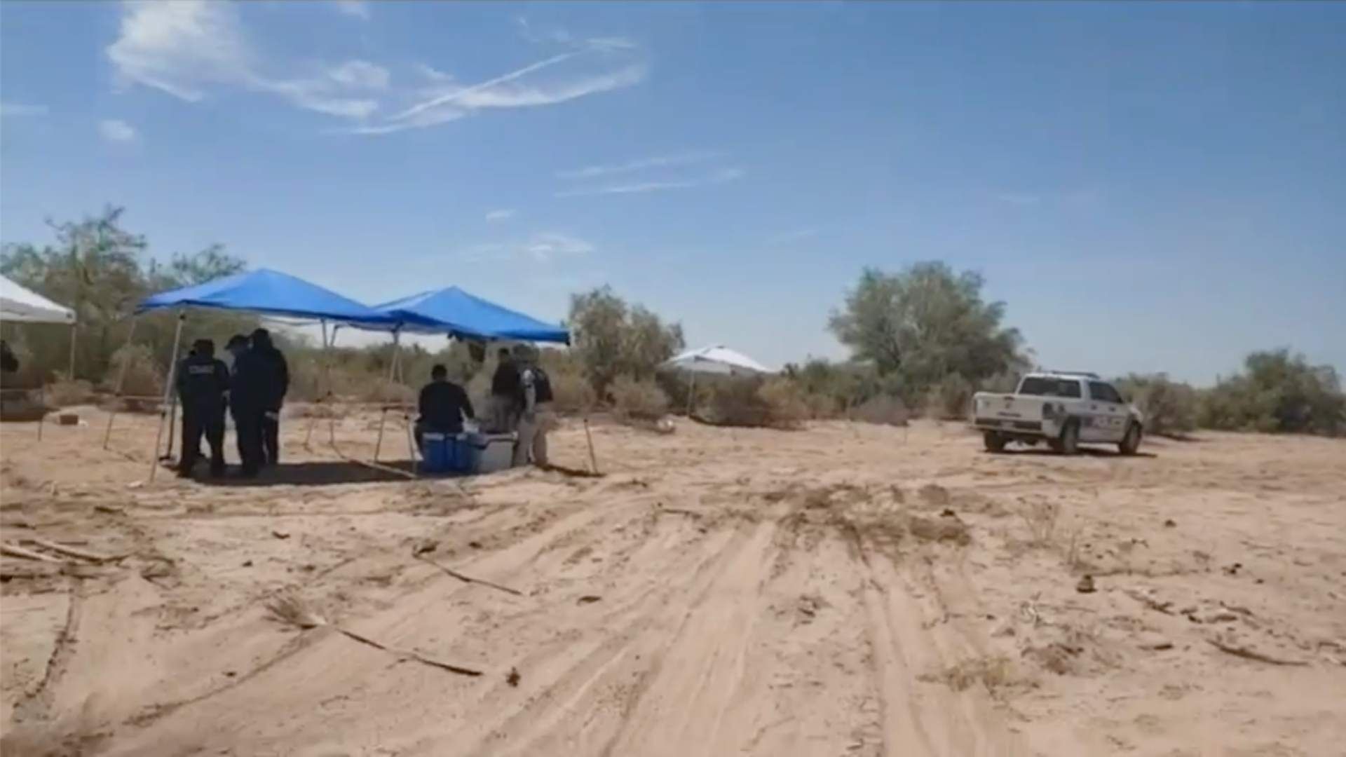 Localizan dos restos humanos más en fosa clandestina de Mexicali, Baja California