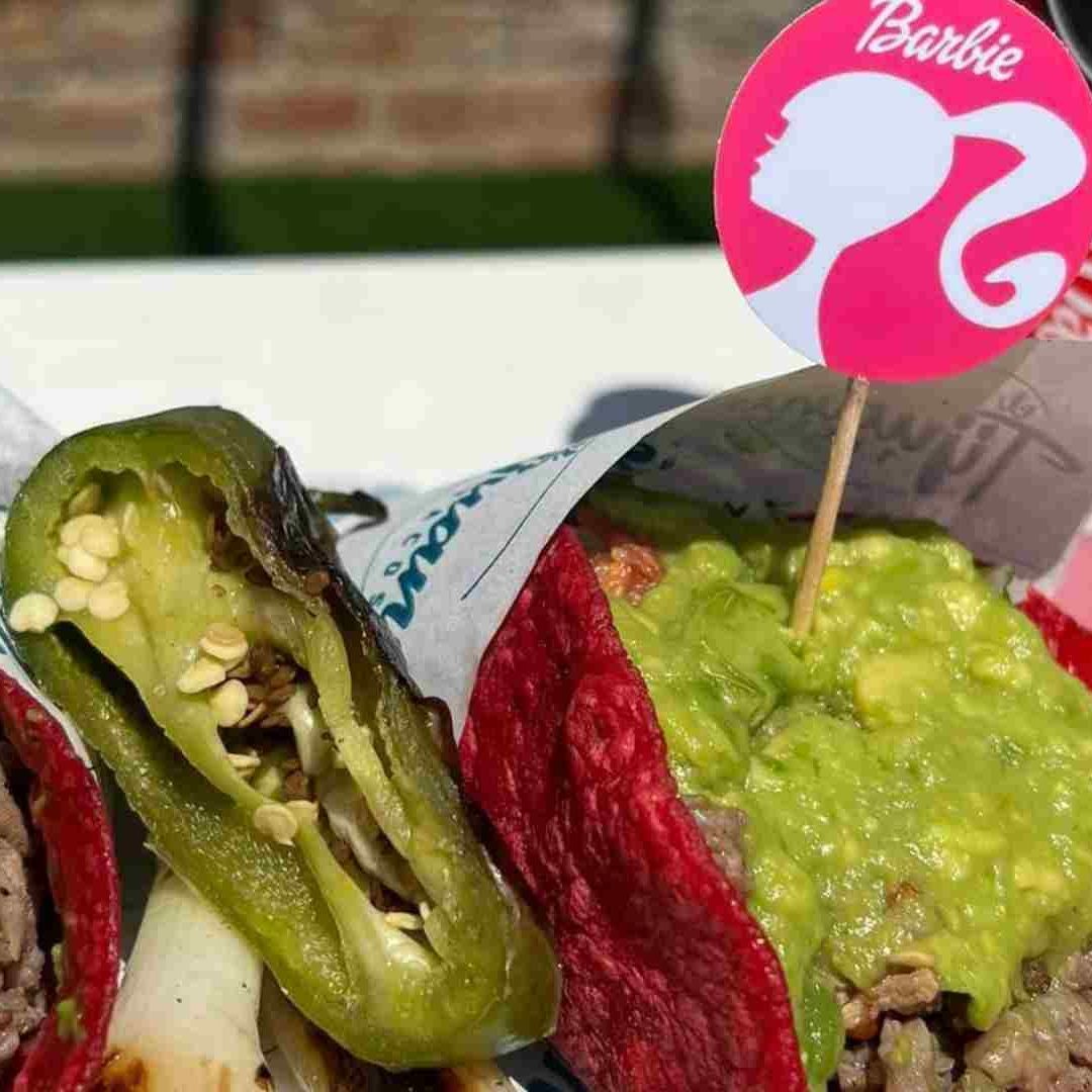 Tijuana: Barbie Tacos, unos Tacos en un Tono Muy Rosado