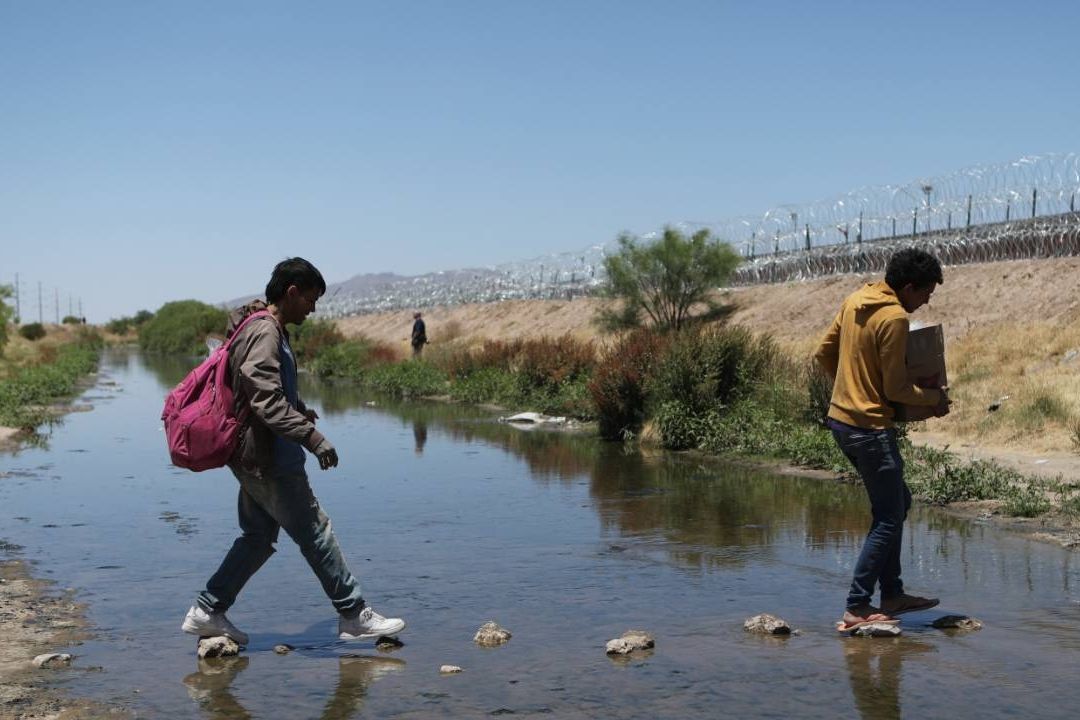 El presidente López Obrador tachó de "barbaridad" los reportes sobre nuevas medidas antinmigrantes de Texas