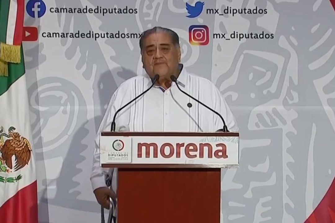 Javier Borrego, de Morena, Denuncia Bullying Tras Caída de Pantalones