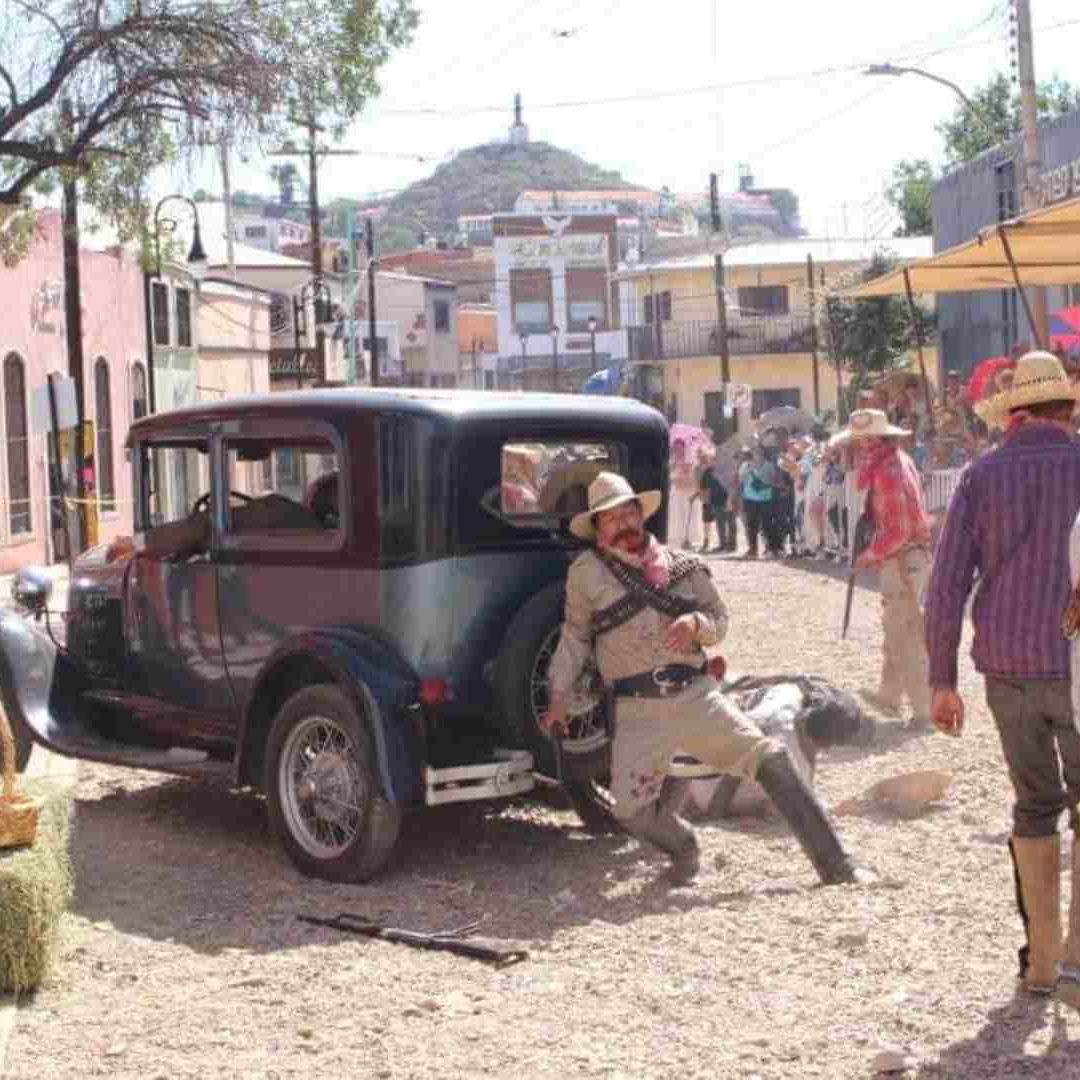 En las principales calles de Parral, Chihuahua, se realizó una escenificación para celebrar el centenario luctuoso de Pancho Villa